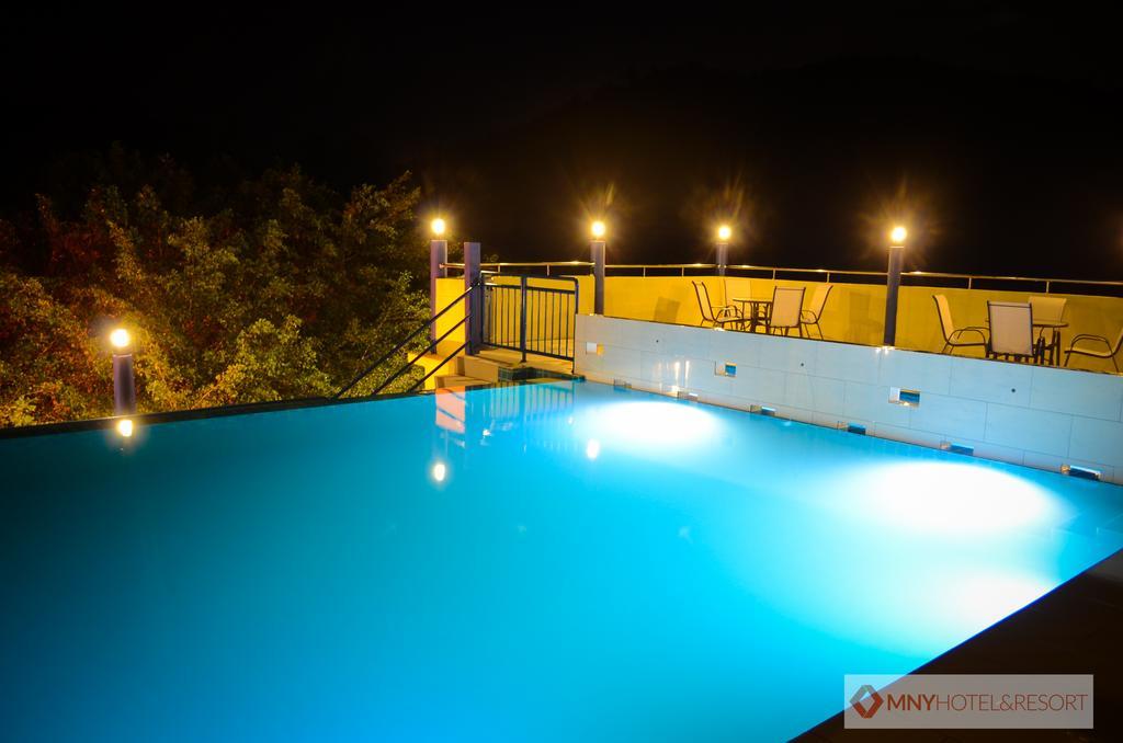 Mny Hotel & Resort Kampung Teluk Nipah Eksteriør bilde